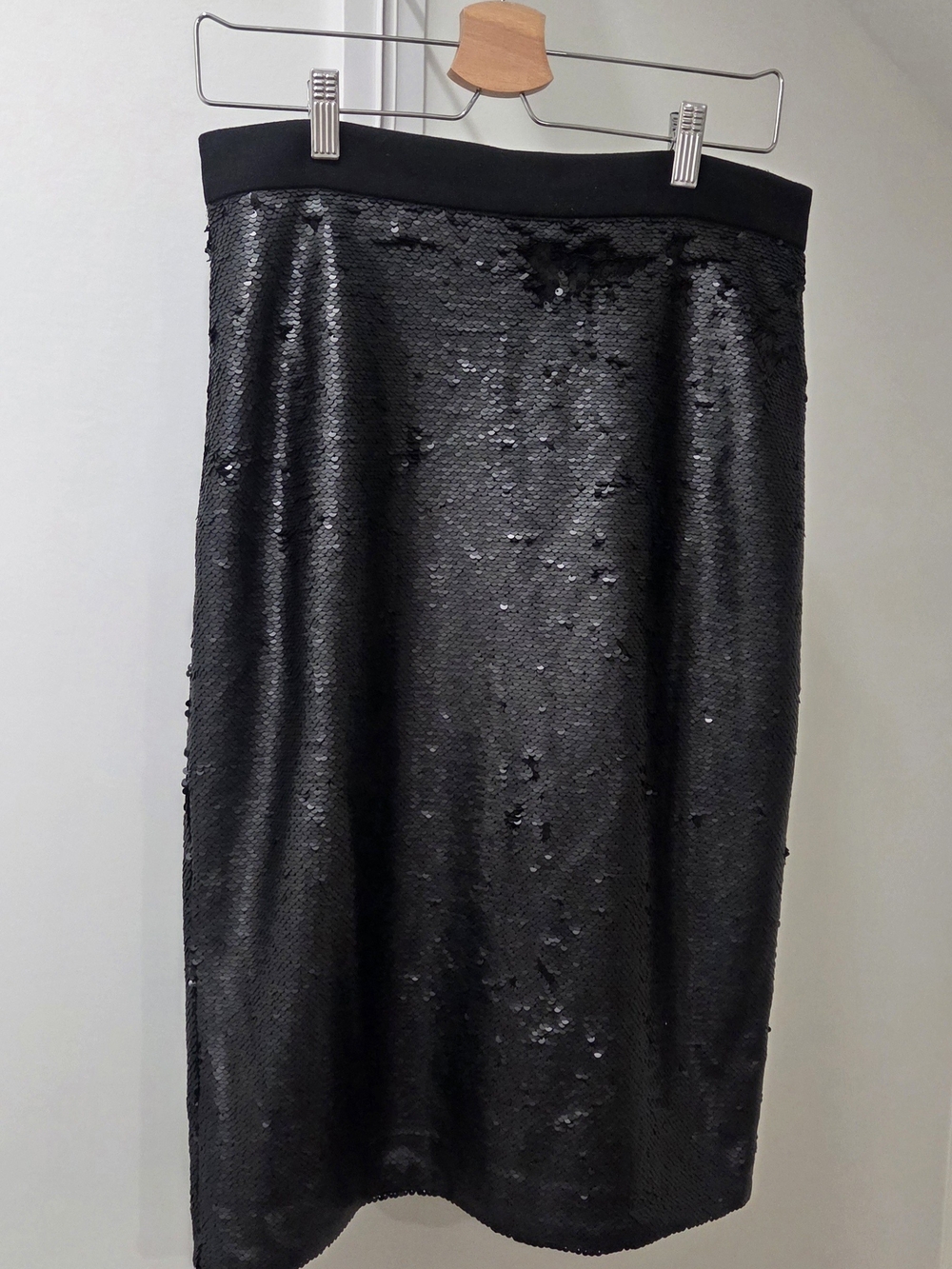 Banana Republic Black Sequin Midi Skirt - Picture 2 of 4